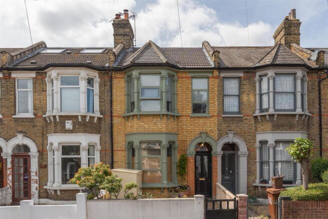 Woodhouse Road, E11