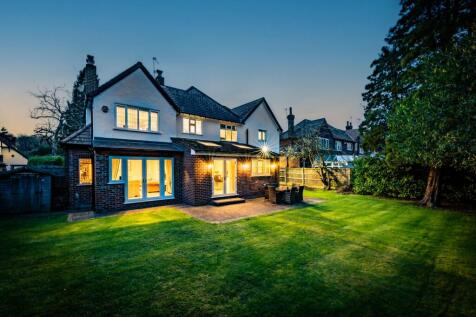 St. Michaels Avenue, Bramhall, SK7