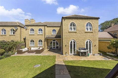 Barnard Crescent, Broadway, Worcestershire, WR12