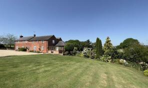 Turners Barn Farm, Kibworth Road, Three Gates, Leicester LE7 9EQ