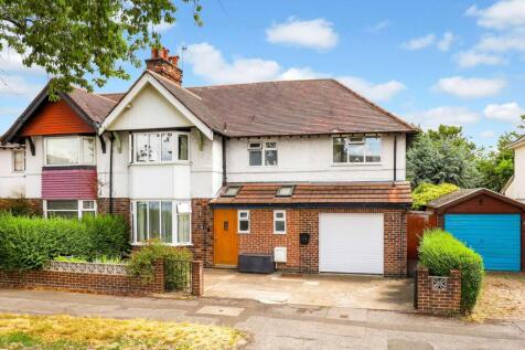 First Avenue, Colwick, NG4