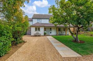 21, Stream Farm Close, Lower Bourne, Farnham GU10 3PD