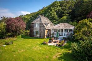 Ardnahane, Shore Road, Helensburgh G84 0NZ