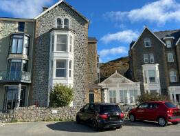 Flat 1, Marine Court, Marine Parade, Barmouth LL42 1NB