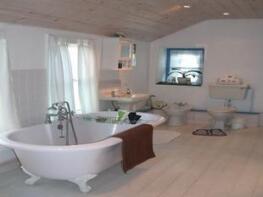 3, Cambrian Terrace, Feidr Fawr, Newport SA42 0UY