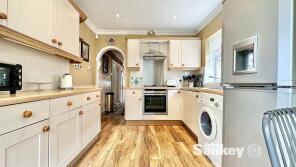 7, Crookes Avenue, Mansfield NG19 7PP