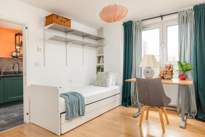 Living room/Bedroom 1