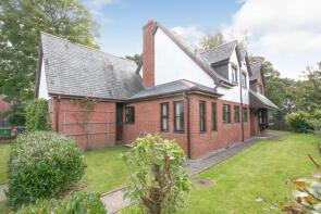 2, Mulsford Court, Worthenbury, Wrexham LL13 0BJ