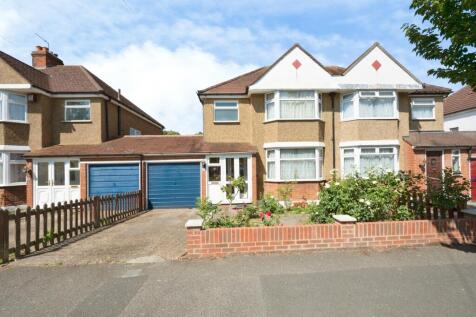 Somerset Avenue, Chessington, KT9