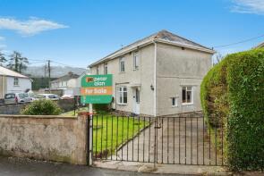 2, Ynyslas Crescent, Glynneath SA11 5LB