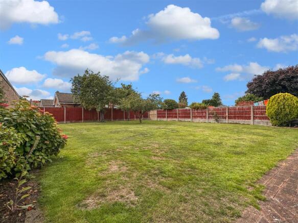 Generous Rear Garden 962