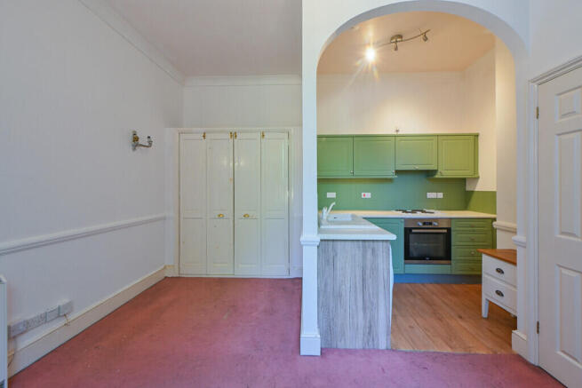 10-5 Regency Cour...