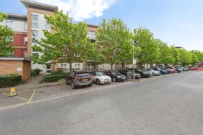 Flat 9, Challenge Court, Langhorn Drive, Twickenham TW2 7SY