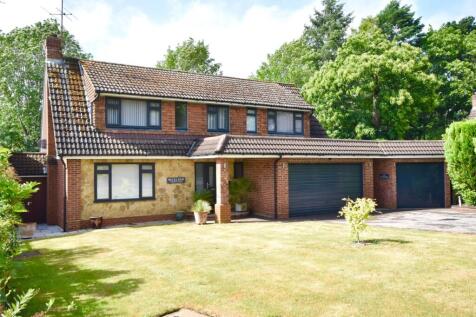 Roebuck Close, Ashtead, KT21