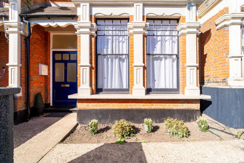 Ferme Park Road, Crouch End N8