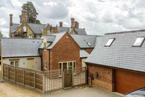 Stoke House Stables, Stoke Road, Milton Keynes MK17 9BN