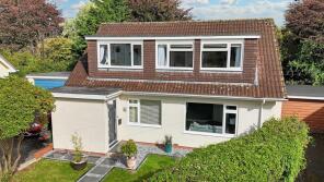 5, Lower Close, Tiverton EX16 7BA