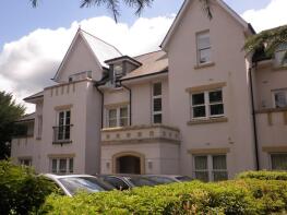 Flat 17, 20 High Cedars, Wray Park Road, Reigate RH2 0DD