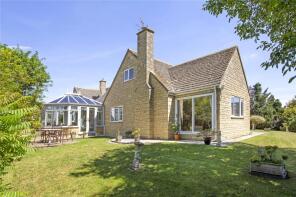 Walnut Lodge, Walnut Bank Drive, Teddington, Tewkesbury GL20 8WB