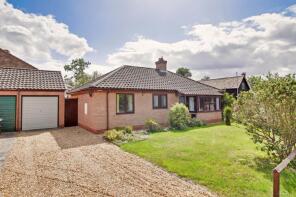 2, Green Close, St. Neots PE19 5DE