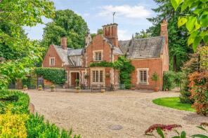 Orwell Park Lodge, Church Road, Ipswich IP10 0HZ