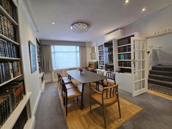 Six bedroom house available Chain free on Leeside