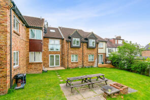 4, The Coppins, Great North Road, Welwyn Garden City AL8 7TL