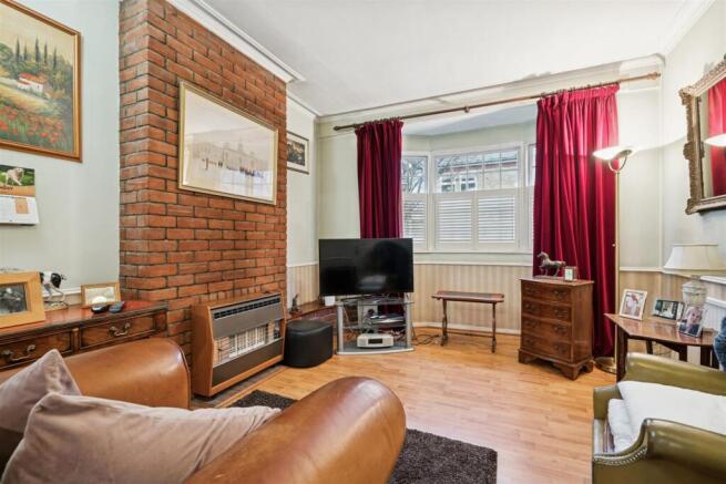 26 Mill Road SW19 reception 1.jpg