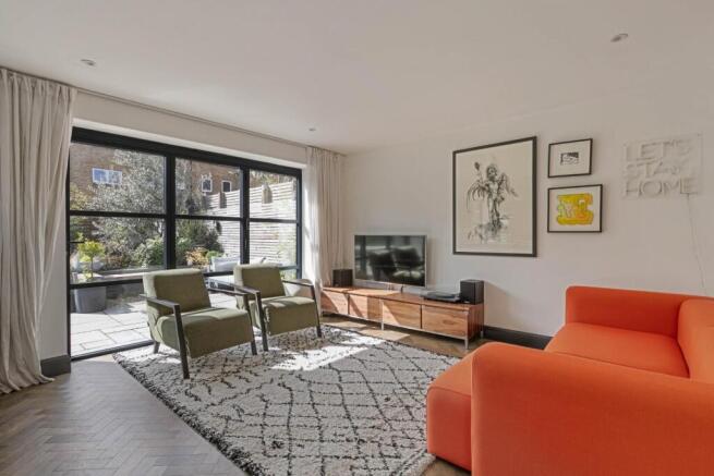 12 Forrester Path, SE26 - 4.jpg