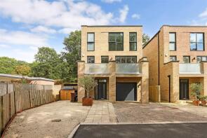 40, John Martin Gardens, Standish GL10 3WB
