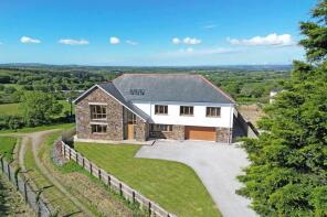 4, Cadogan Drive, Camborne TR14 7RL