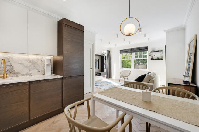 Dining Area | Kitchen