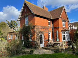 1, Laundry Cottages, Crookham Common Road, Crookham Common, Thatcham RG19 8BR