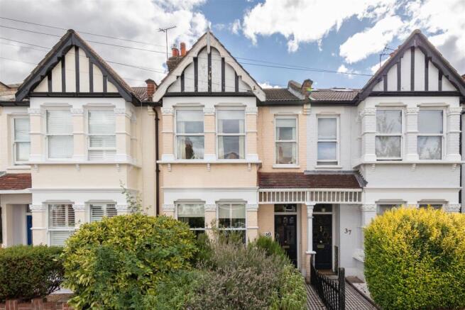 Wynndale Road, E18
