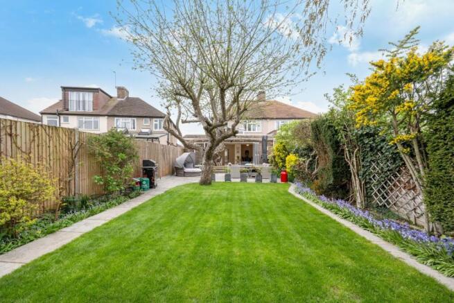 EWELL PARK WAY