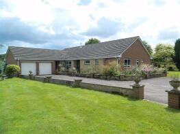 The Lawns, Road Past Somerleigh, Exeter EX5 5DX