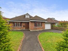 Rossmore, Purssells Meadow, Naphill HP14 4SG
