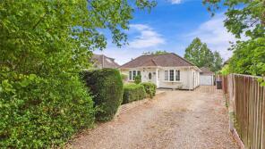 Lone Oak, Scotts Grove Road, Chobham, Woking GU24 8DX