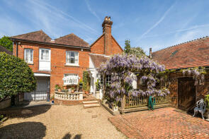 Hill House, Stane Street, Pulborough RH20 1BQ