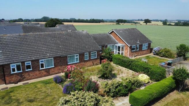 2 Bedroom Terraced Bungalow for sale - Old Felixs