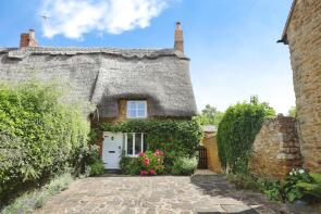 The Cottage, Stratford Road A422, Banbury OX15 6EH