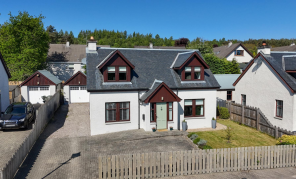 14, Woodburn Drive, Grantown-on-spey PH26 3FD
