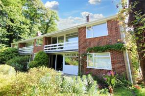 2, Edgewood Court, Hill Brow Road, Liss GU33 7PX