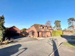 Baytna, Astley Gardens, Astley DY13 0QZ