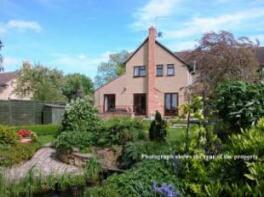 Fieldway, South Bank, Brackley NN13 5JD