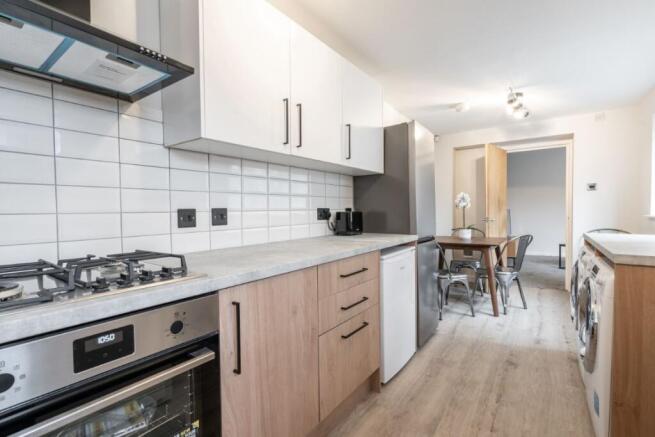75MS - Kitchen