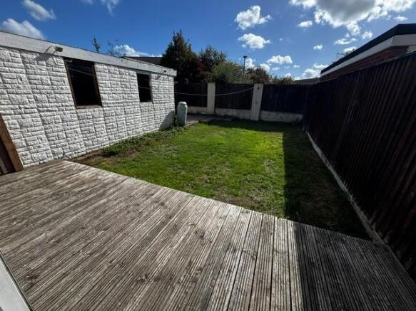 25 pimperne main rear garden new.jpg