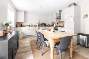 19, Trussell Road, Warfield, Bracknell RG42 6DS