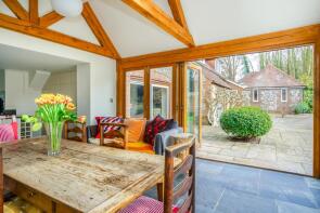 Tithe Barn, Eastbourne Lane, Polegate BN26 5QL