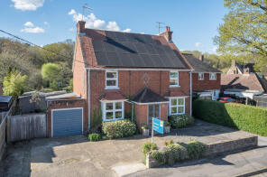 37 Montrose, Yew Tree Road, Witley, Godalming GU8 5RQ